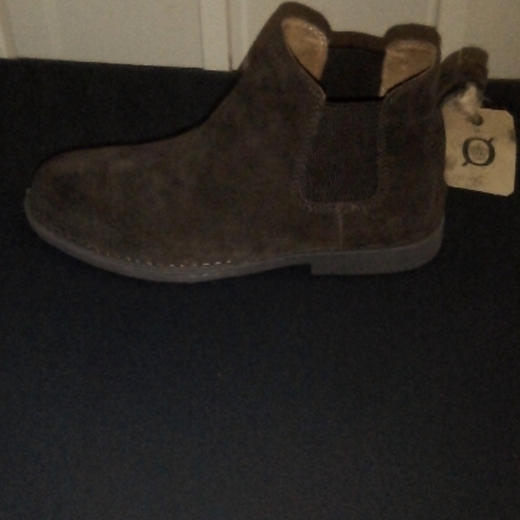 Born Men's Chocolate Suede Chelsea Boots - Picture 1 of 8